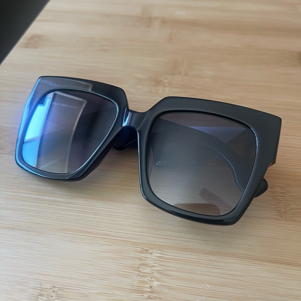 Fendi oversized sunglasses